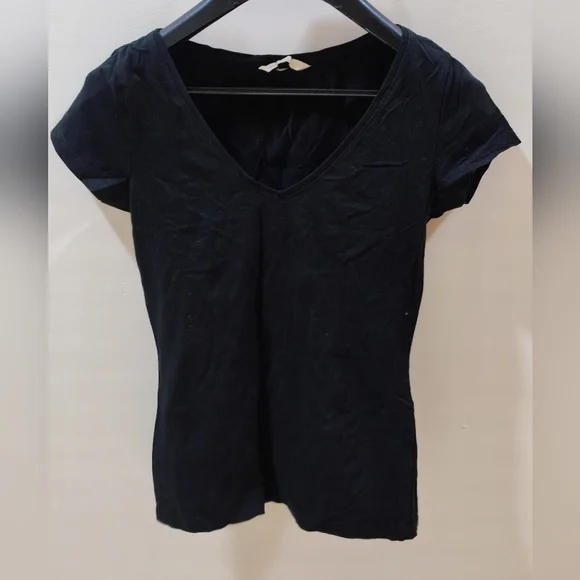H&M black tshirt - Picture 2 of 4